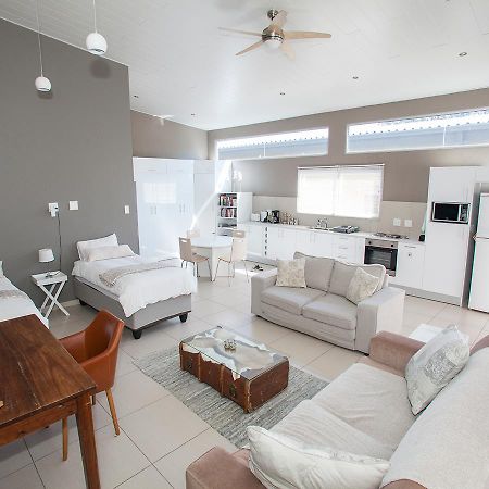 Rnb'S Studio Apartment Windhoek Extérieur photo