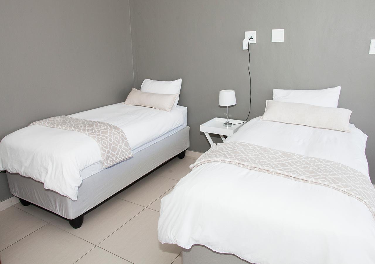 Rnb'S Studio Apartment Windhoek Extérieur photo