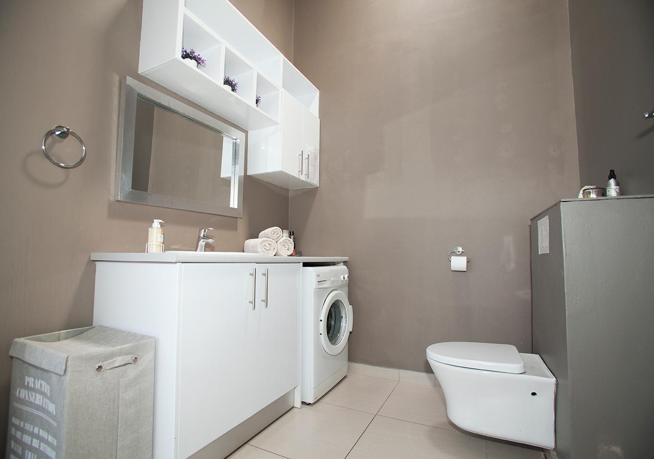 Rnb'S Studio Apartment Windhoek Extérieur photo