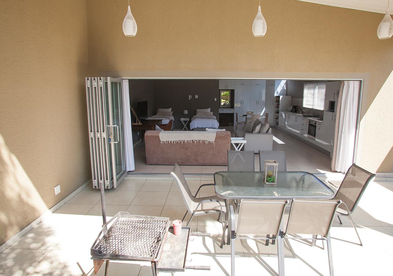 Rnb'S Studio Apartment Windhoek Extérieur photo